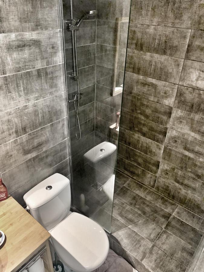 Appartement Duplex Climatise Avec Wi-Fi - Plage Pointe Marin A Pieds, Recemment Renove سانت آن المظهر الخارجي الصورة